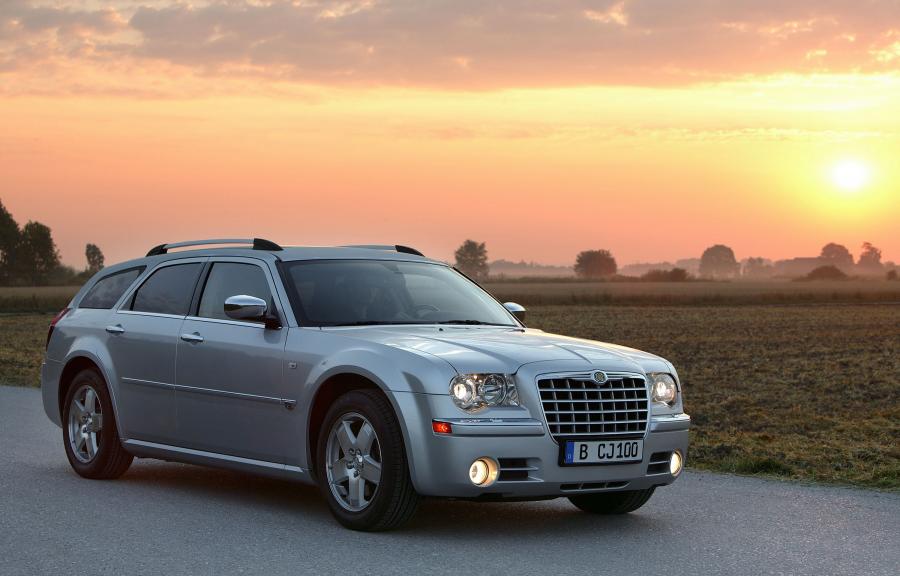  Chrysler 300C Touring 2005 года  (фото 19 из 44)